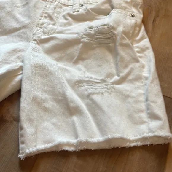 Lucky brand the rollup shorts distressed white size 00/24 pink 3/4 sleeve top XS
