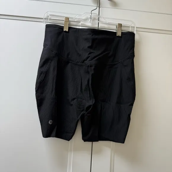 Lululemon Base Pace Ribbed High-Rise Short 6’’