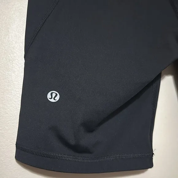 Lululemon Biker Shorts SZ6. Fast and free