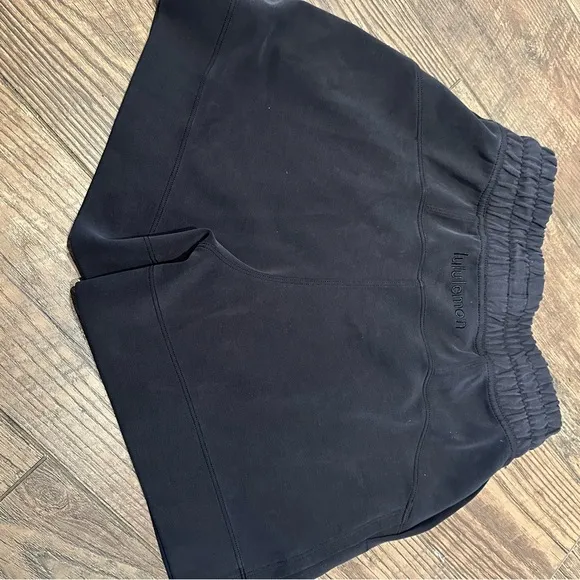 Lululemon Cinchable Waist High‎ Rise Woven Black Shorts Size 2