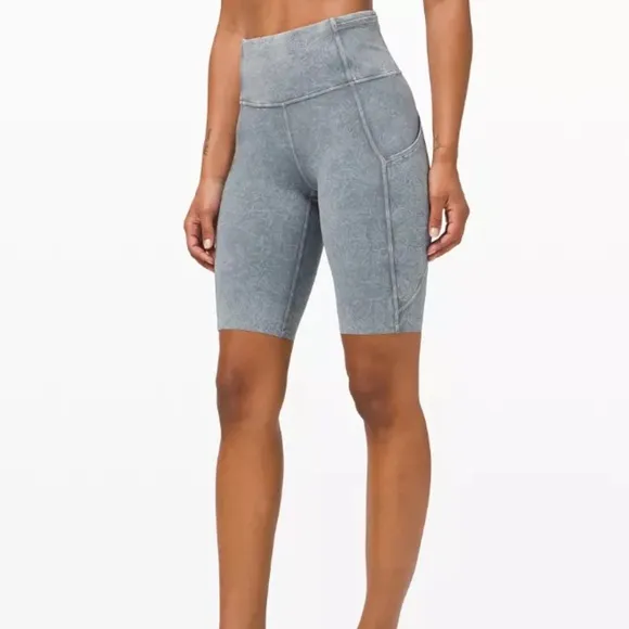 Lululemon fast and free shorts 10” In Ice Dye Women’s Size 6