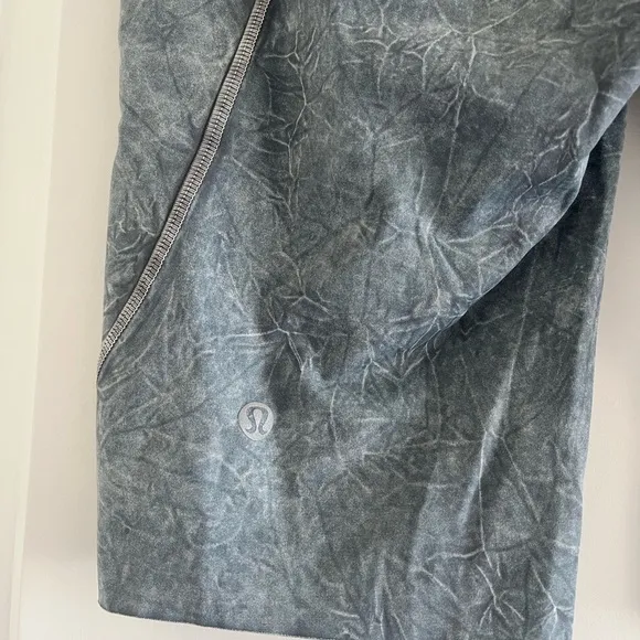 Lululemon fast and free shorts 10” In Ice Dye Women’s Size 6