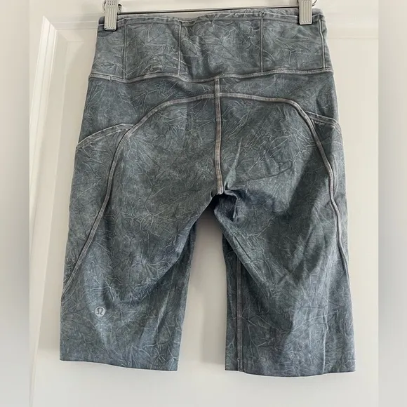 Lululemon fast and free shorts 10” In Ice Dye Women’s Size 6