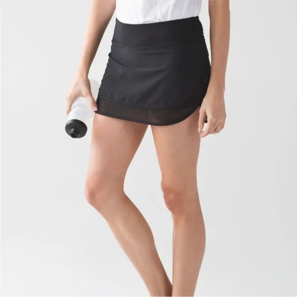 Lululemon Hotty hot skirt II tennis size 8 eight mesh shorts EUC