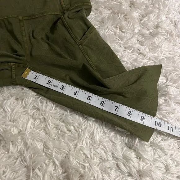Lululemon Ice Wash Moss Green Fast and Free Short 10&quot; Size 4