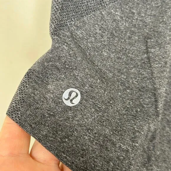 LULULEMON Seamless Moves Short *2.5&quot; Gray Black Sz 8 {3Z23}