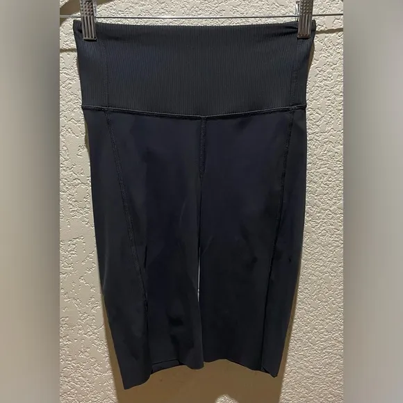 Lululemon Train Free High Rise 10” Shorts Granite Grey Size 4
