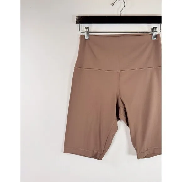 Lululemon Womens Shorts Beige Align Super High Rise Pull On Stretch Gym Size 10