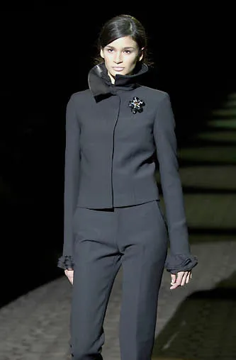 Minimalist Fall 2000 Gucci by Tom Ford Runway Look 3 Black Pant Suit w Leather Collar Detailing