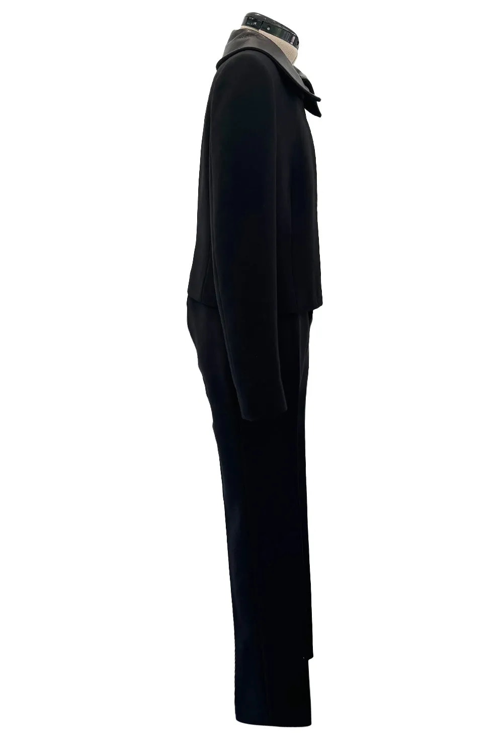 Minimalist Fall 2000 Gucci by Tom Ford Runway Look 3 Black Pant Suit w Leather Collar Detailing