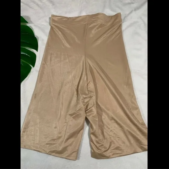 NEW Spanx Power Conceal Her High Waist Mid Thigh Short Shaper [SZ‎ Small ]