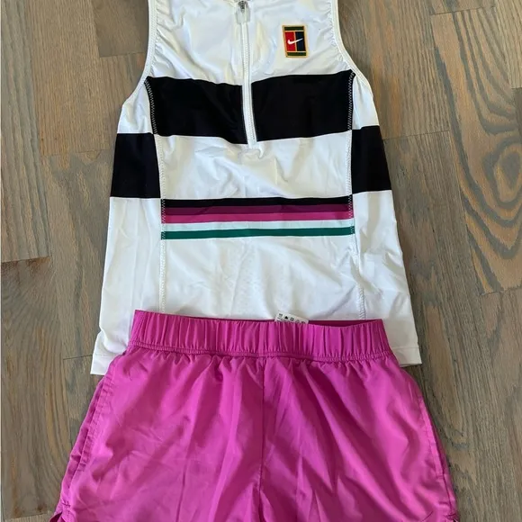 Nike women’s tennis outfit size XS