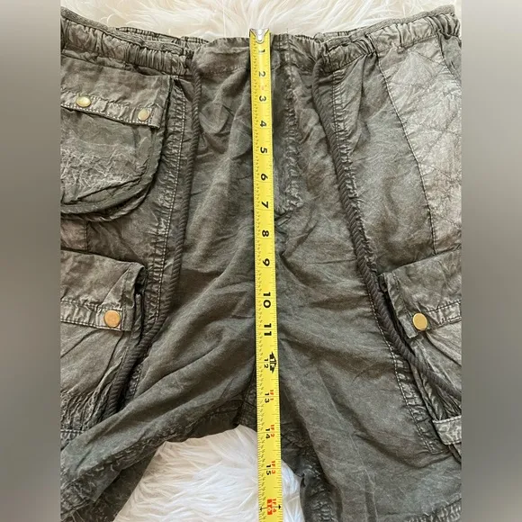 NWOT Free People Moon Bay Utility Parachute Shorts Womens Sz M Washed Army Green
