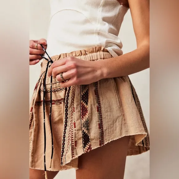 NWOT Free People Undertow Embroidered Shorts