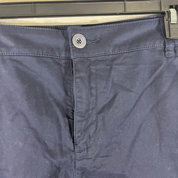 NWOT Lane Bryant Women's Dark Blue Silky Chino City Short Size 18 Style 1098850