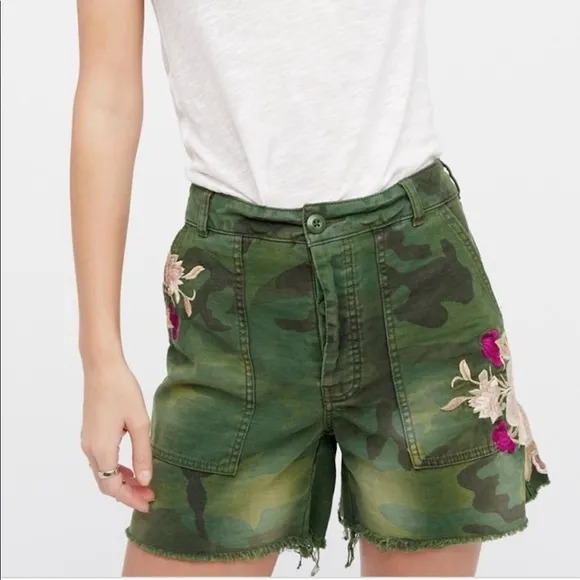 NWT Free People Embroidered Floral camo Shorts