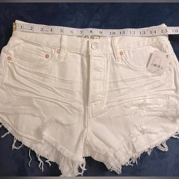 NWT Free People Looking Good Vibrations White Shorts Size 27 butterfly