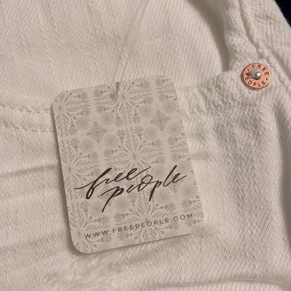 NWT Free People Looking Good Vibrations White Shorts Size 29 butterfly