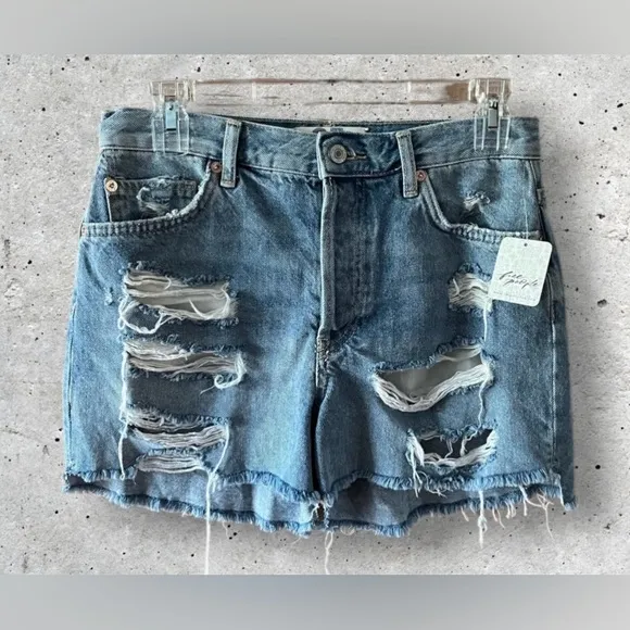 NWT Free People Maggie Mid Rise Distressed Shorts