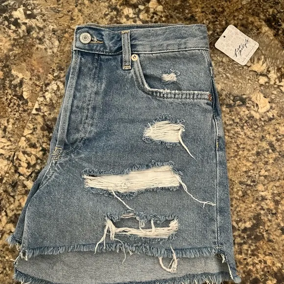 NWT Free People Maggie Mid Rise Distressed Shorts