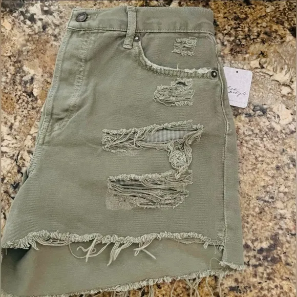 NWT Free People Maggie Mid Rise Shorts