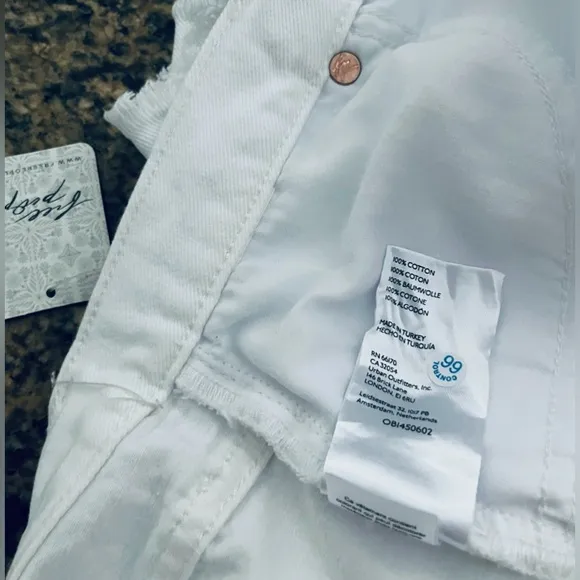 NWT Free People Maggie Mid Rise Shorts