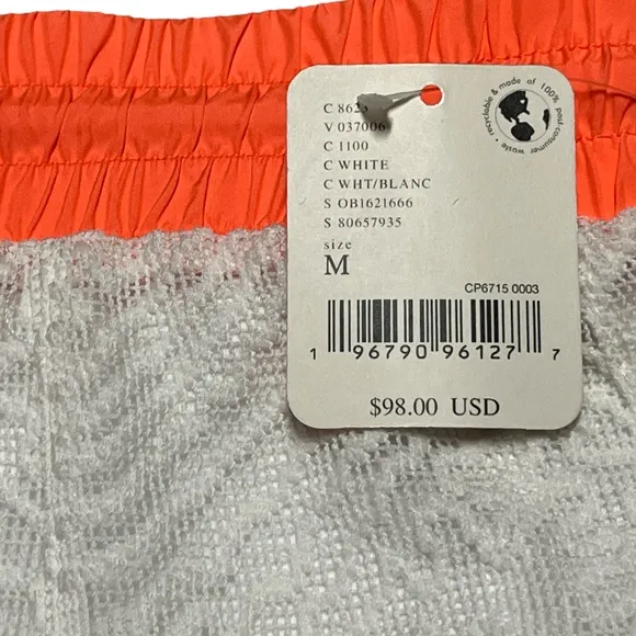 NWT FREE PEOPLE MOVEMENT white/coral skort. Size medium