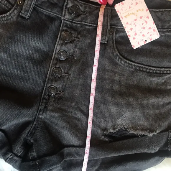 NWT Free People Rolled Hem Cut-Off Denim Shorts sz29