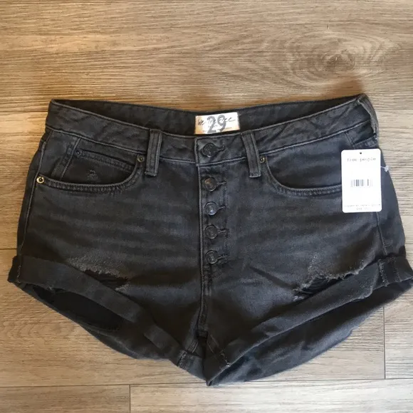 NWT Free People Rolled Hem Cut-Off Denim Shorts sz29