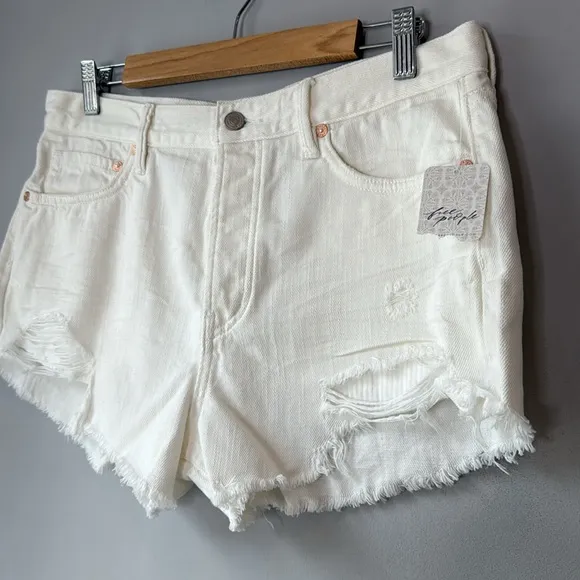 NWT Free People White Loving Good Vibrations Cutoffs Shorts
