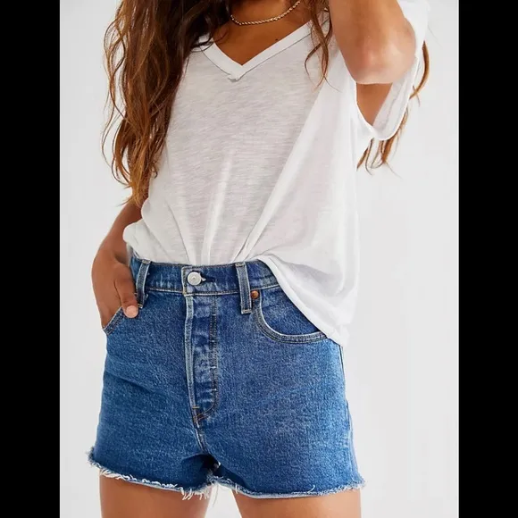 NWT Levi’s Free People Ribcage Denim Jean Shorts