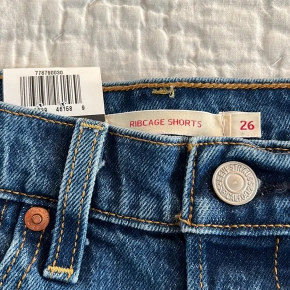 NWT Levi’s Free People Ribcage Denim Jean Shorts