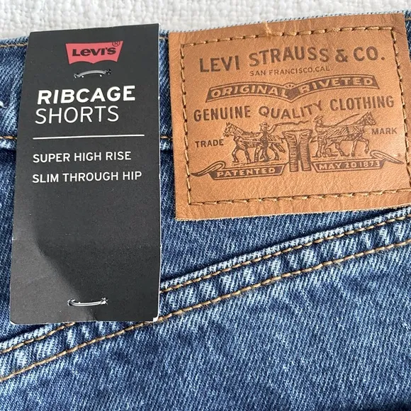 NWT Levi’s Free People Ribcage Denim Jean Shorts