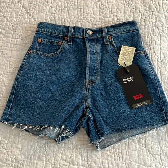 NWT Levi’s Free People Ribcage Denim Jean Shorts
