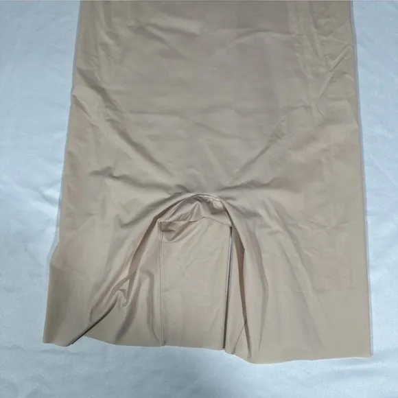 NWT Spanx [ Large ] Thinstincts High Waist Mid-Thigh Shorts in‎ Soft Nude