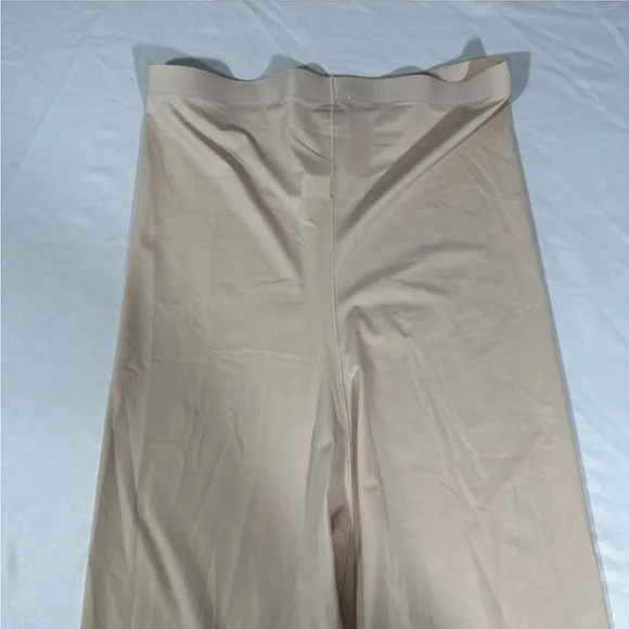 NWT Spanx [ Large ] Thinstincts High Waist Mid-Thigh Shorts in‎ Soft Nude