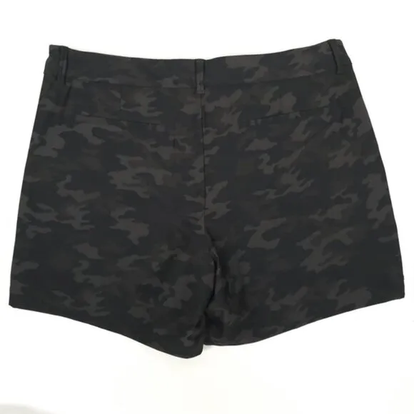 NWT SPANX Sunshine Shorts 6” Black Camo Stretch Shorts with Pockets 50213R Sz XL