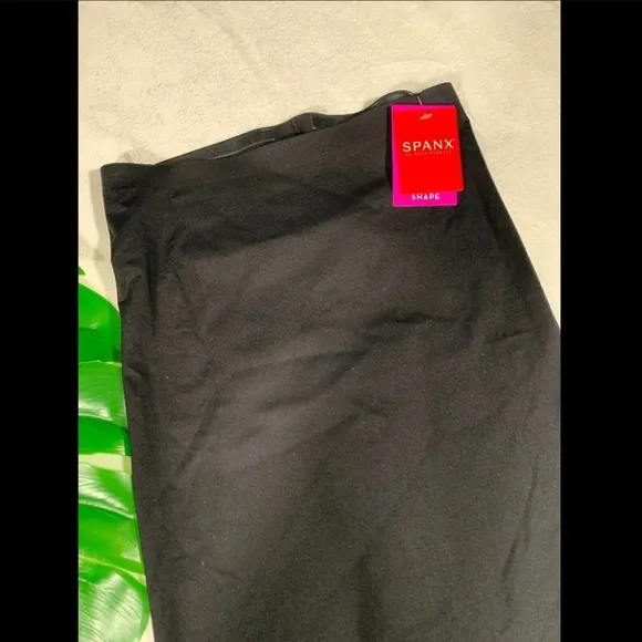 NWT Spanx Thinstincts High Waist Mid-Thigh‎ Shorts Black [SZ Medium ]