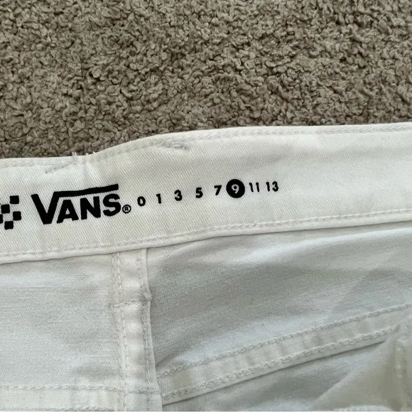 NWT Vans Tribal shorts size 9