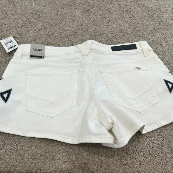 NWT Vans Tribal shorts size 9