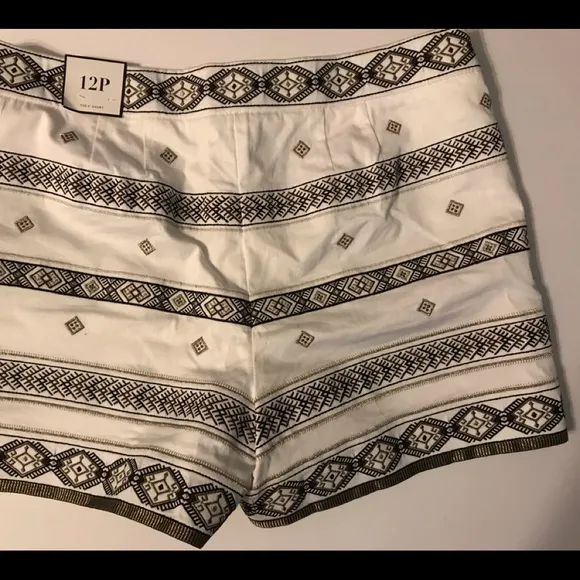 NWT White House Black Market Petite Embellished Shorts, White, Size 12P