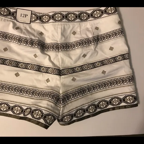 NWT White House Black Market Petite Embellished Shorts, White, Size 12P