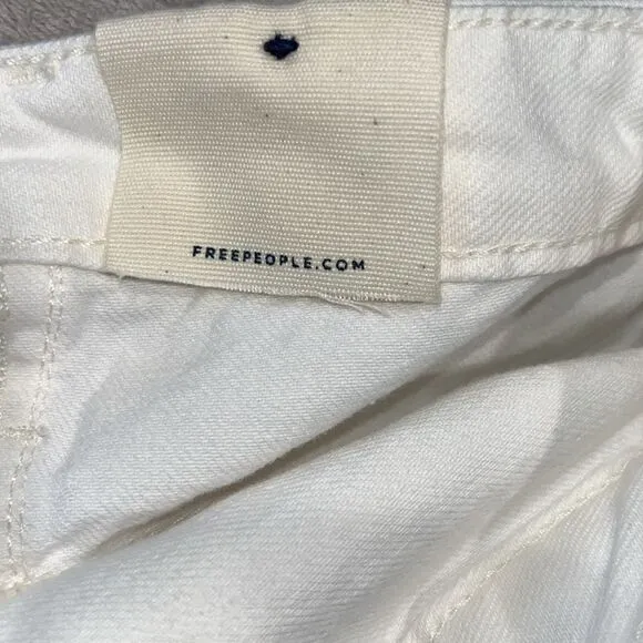 Nwt We The Free white rolled leg shorts