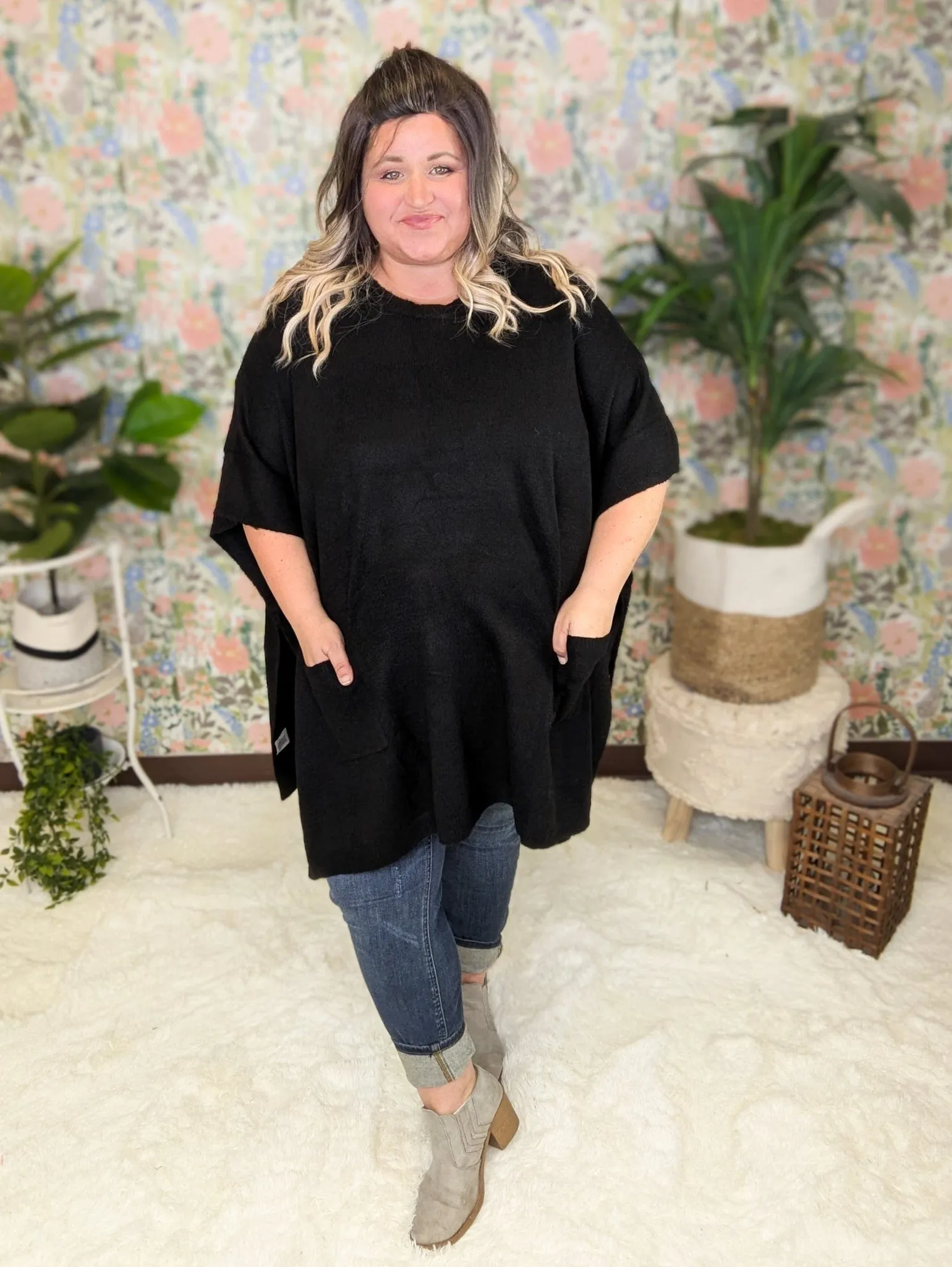 Penelope Oversized Short Sleeve Sweater w/Pockets in Black