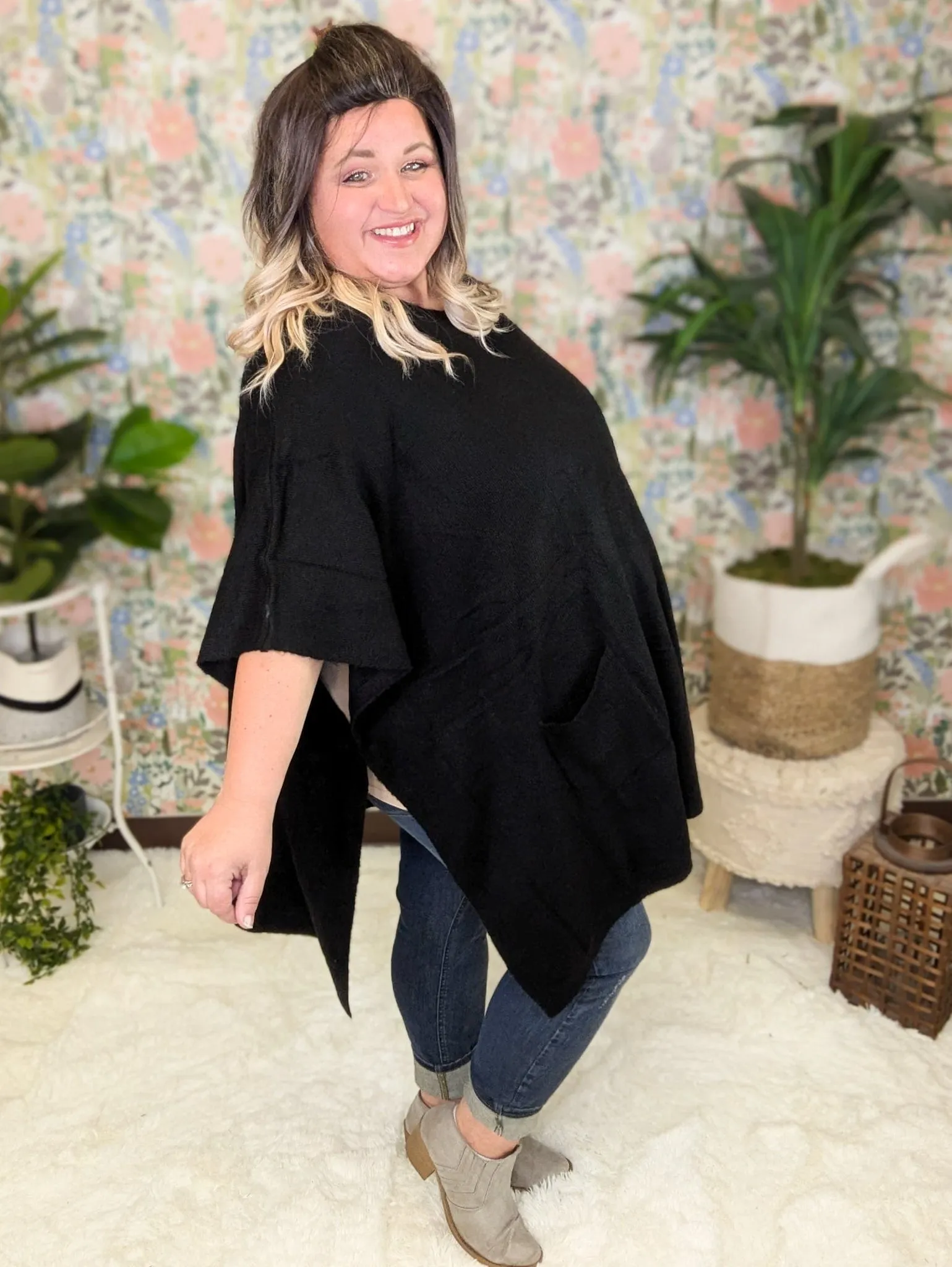 Penelope Oversized Short Sleeve Sweater w/Pockets in Black