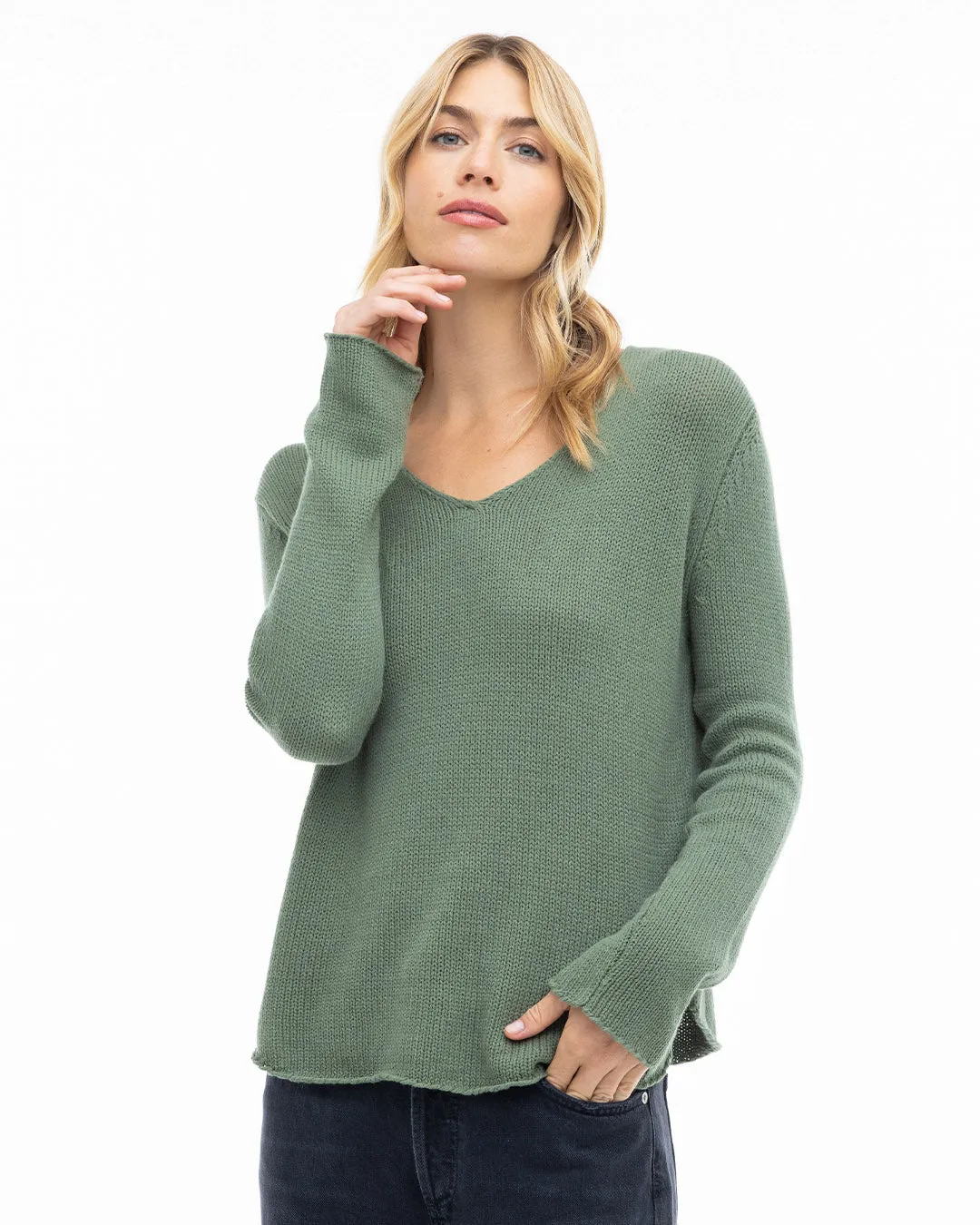 Round Edge V-Neck