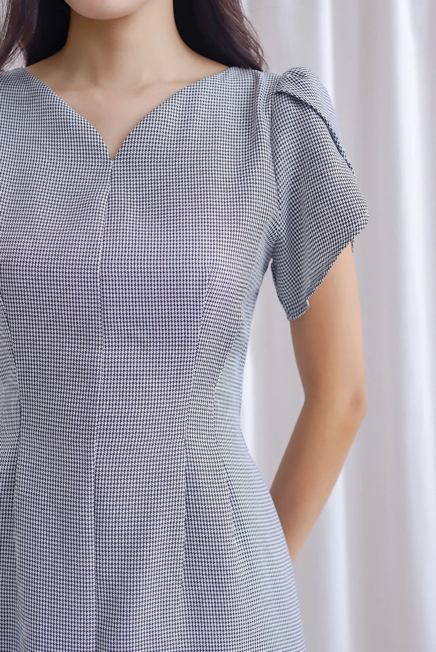 TDC Poesy Tulip Sleeve Work Dress In Houndstooth