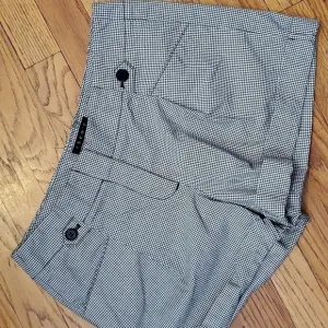 𝅺theory shorts womens size 6