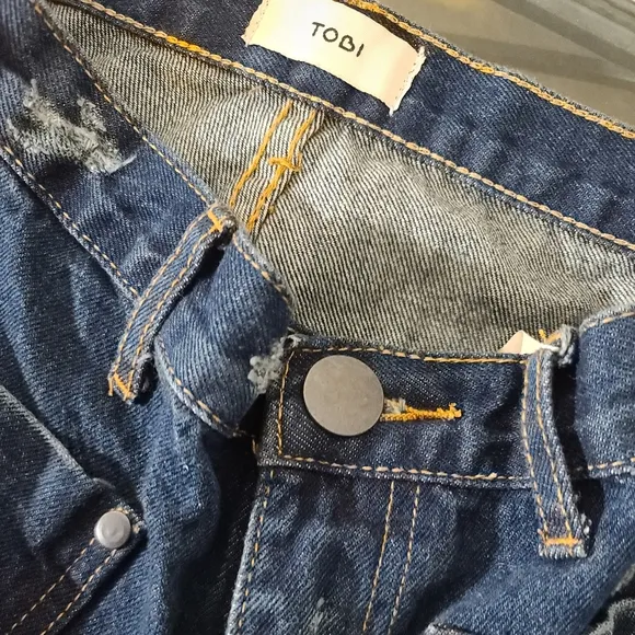 Tobi mega distressed denim Shorts