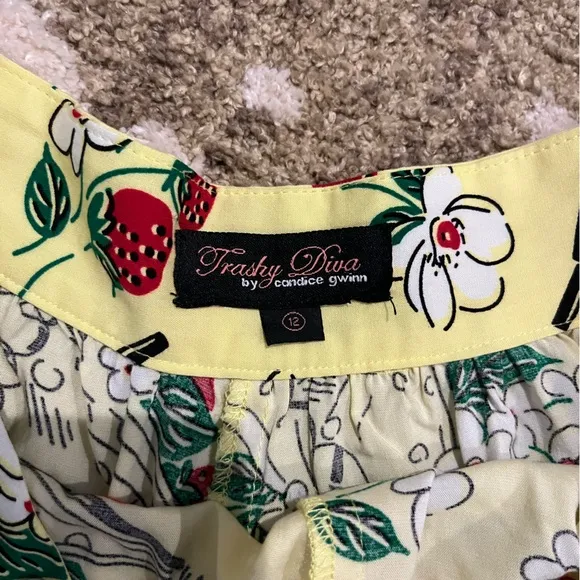 Trashy Diva Berry Chantilly Shorts Size 12